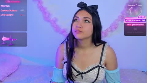 Snapshot of pauline_golden1 chatting on 2, 2, 2025 Pauline online show from 2, 2, 2025