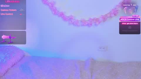 Snapshot of pauline_golden1 chatting on 7, 2, 2025 Pauline online show from 7, 2, 2025
