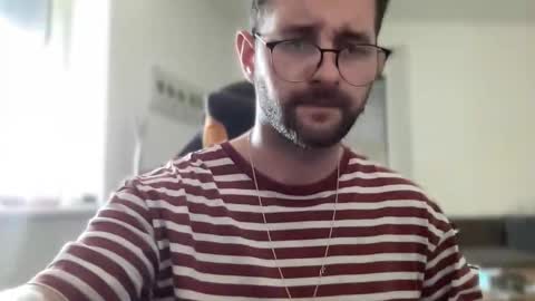 Snapshot of paulsimpsn chatting on 11, 9, 2025 love bush online show from 11, 9, 2025