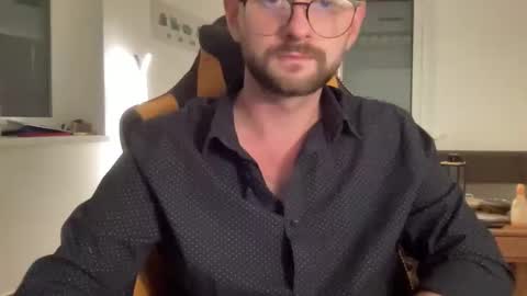 Snapshot of paulsimpsn chatting on 7, 10, 2025 love bush online show from 7, 10, 2025