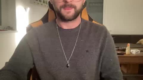 Snapshot of paulsimpsn chatting on 10, 10, 2025 love bush online show from 10, 10, 2025