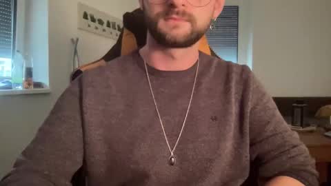 Snapshot of paulsimpsn chatting on 13, 10, 2025 love bush online show from 13, 10, 2025