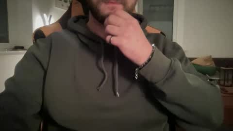 Snapshot of paulsimpsn chatting on 24, 11, 2025 love bush online show from 24, 11, 2025