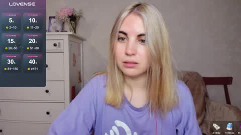 Snapshot of pawwsup1 chatting on 20, 10, 2025 Allisses online show from 20, 10, 2025