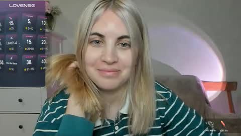 Snapshot of pawwsup1 chatting on 23, 10, 2025 Allisses online show from 23, 10, 2025