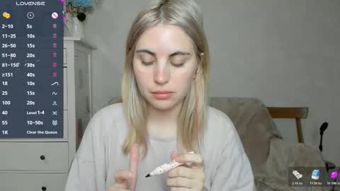 Snapshot of pawwsup1 chatting on 30, 11, 2025 Allisses online show from 30, 11, 2025