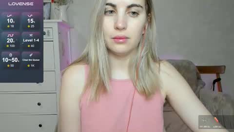 Snapshot of pawwsup1 chatting on 14, 12, 2025 Allisses online show from 14, 12, 2025