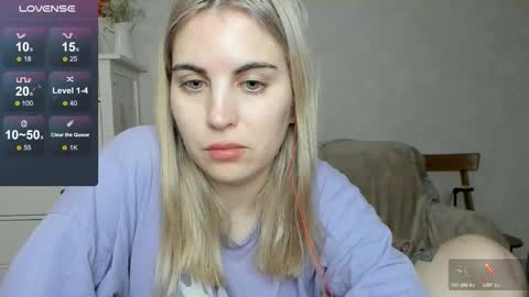 Snapshot of pawwsup1 chatting on 16, 12, 2025 Allisses online show from 16, 12, 2025