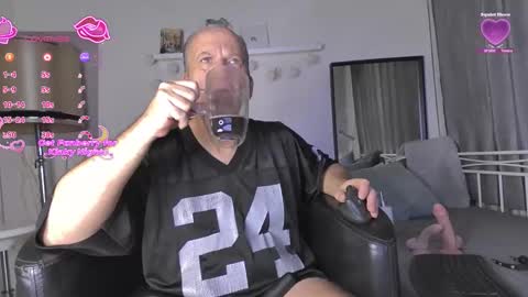 Snapshot of peacetous chatting on 21, 12, 2025 Marc online show from 21, 12, 2025