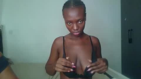 peach_ebonny online show from 30, 4, 2026