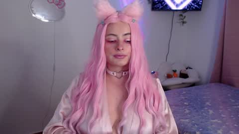 peacherry_ online show from 9, 1, 2025