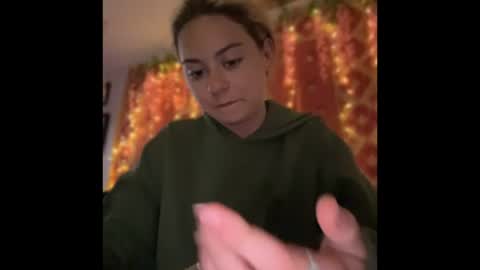 peachesncreampiezz online show from 14, 7, 2026