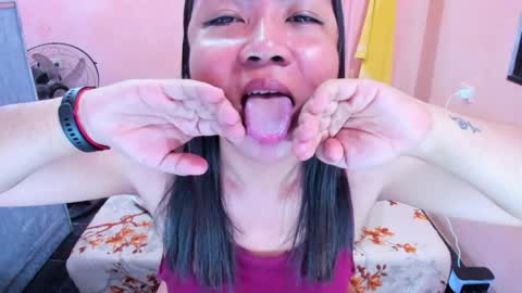 Snapshot of peachperfect_ chatting on 24, 4, 2026 I dont demand tokens for as long as youre not requesting anything but that doesnt mean I dont need tokens.. I dont do free online show from 24, 4, 2026