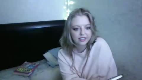 Snapshot of peachritual chatting on 4, 12, 2025 PeachRitual online show from 4, 12, 2025