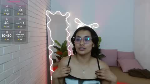 Snapshot of peachy_tay chatting on 22, 10, 2025 peachy_tay online show from 22, 10, 2025