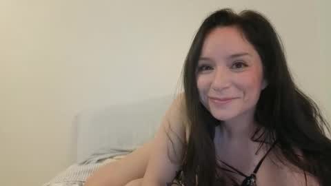 Snapshot of peachyxobsession chatting on 21, 11, 2025 PeachyObsession online show from 21, 11, 2025