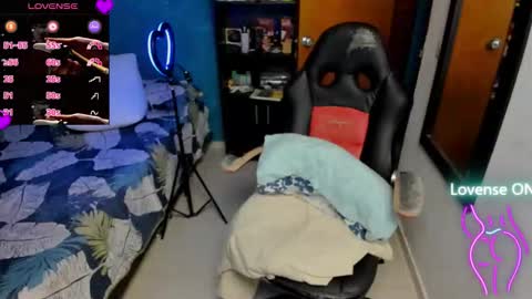 Snapshot of peanut_tangerine chatting on 24, 10, 2025 Tangerine Penaut online show from 24, 10, 2025