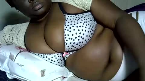 Snapshot of pearl_33 chatting on 19, 11, 2025 Keci online show from 19, 11, 2025