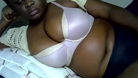 Snapshot of pearl_33 chatting on 23, 11, 2025 Keci online show from 23, 11, 2025