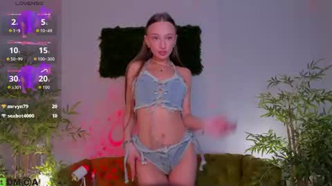 Snapshot of pearl_bloom chatting on 24, 6, 2026 Sex Leah online show from 24, 6, 2026
