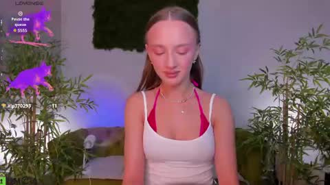 Snapshot of pearl_bloom chatting on 30, 6, 2026 Sex Leah online show from 30, 6, 2026