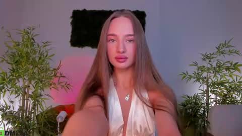 Snapshot of pearl_bloom chatting on 2, 7, 2026 Sex Leah online show from 2, 7, 2026