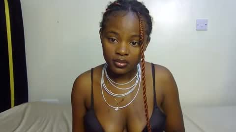 Snapshot of pearl_velvet chatting on 19, 11, 2025 vel online show from 19, 11, 2025