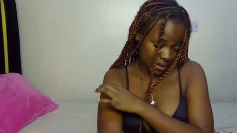 Snapshot of pearl_velvet chatting on 23, 11, 2025 vel online show from 23, 11, 2025