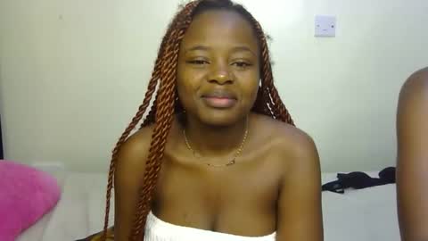 Snapshot of pearl_velvet chatting on 24, 11, 2025 vel online show from 24, 11, 2025