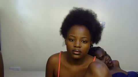 Snapshot of pearl_velvet chatting on 27, 11, 2025 vel online show from 27, 11, 2025