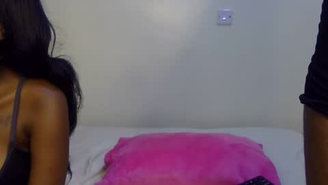 Snapshot of pearl_velvet chatting on 1, 12, 2025 vel online show from 1, 12, 2025