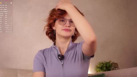 Snapshot of pebee chatting on 1, 10, 2025 Lily online show from 1, 10, 2025