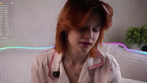 Snapshot of pebee chatting on 17, 10, 2025 Lily online show from 17, 10, 2025