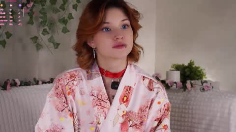 Snapshot of pebee chatting on 1, 11, 2025 Lily online show from 1, 11, 2025