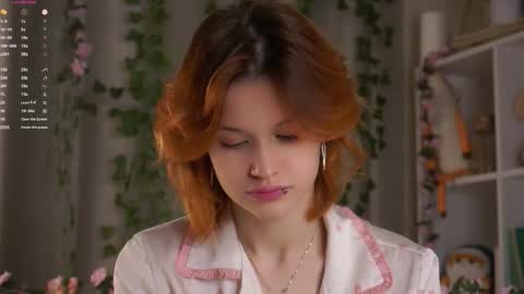 Snapshot of pebee chatting on 11, 11, 2025 Lily online show from 11, 11, 2025