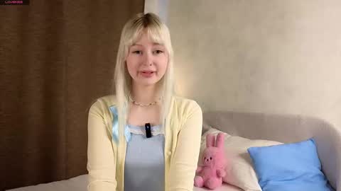 Snapshot of peek_in_my_window chatting on 17, 9, 2025 tony online show from 17, 9, 2025