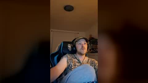 Snapshot of peeteez chatting on 13, 7, 2026 peeteez online show from 13, 7, 2026
