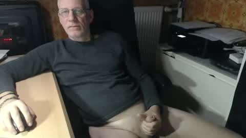 Snapshot of pemue65 chatting on 7, 11, 2025 Pemue65 online show from 7, 11, 2025