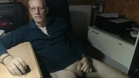 Snapshot of pemue65 chatting on 5, 12, 2025 Pemue65 online show from 5, 12, 2025