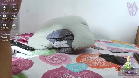 Snapshot of penelope_29 chatting on 17, 11, 2025 penelope_29 online show from 17, 11, 2025