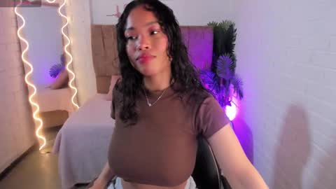 Snapshot of penelope_tay chatting on 1, 10, 2025 penelope online show from 1, 10, 2025