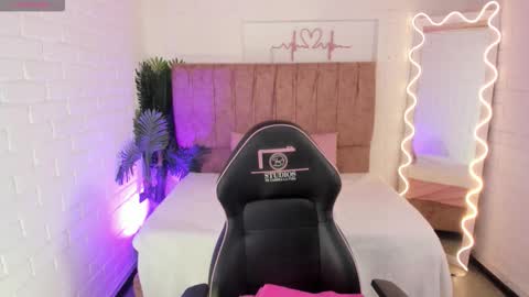 Snapshot of penelope_tay chatting on 30, 10, 2025 penelope online show from 30, 10, 2025