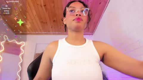 Snapshot of penelope_tay chatting on 27, 11, 2025 penelope online show from 27, 11, 2025