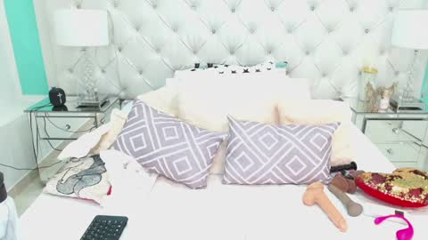 Penelope Laurent online show from 8, 12, 2024