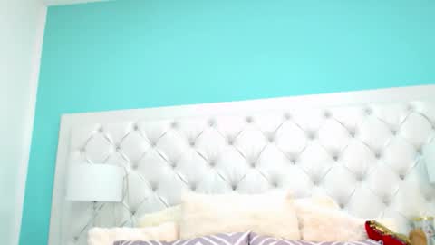 Penelope Laurent online show from 11, 1, 2026