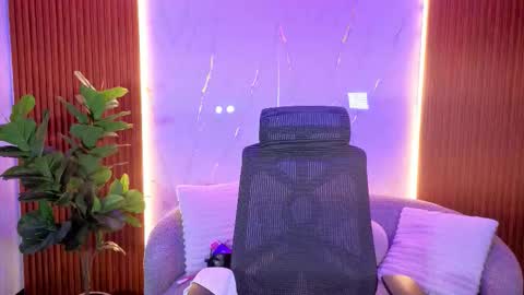 Snapshot of penelopevg chatting on 5, 12, 2025 Penelope online show from 5, 12, 2025