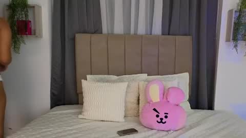 penelophe01 online show from 19, 4, 2026