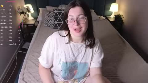 Snapshot of peneloppa_star chatting on 15, 10, 2025 Hi Im Peneloppa online show from 15, 10, 2025