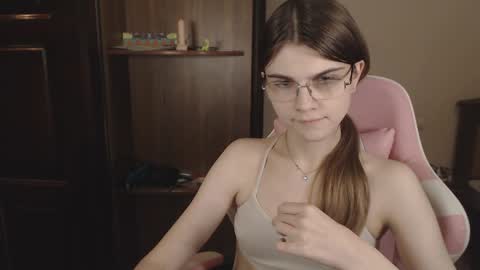 Snapshot of peralez_f chatting on 2, 12, 2024 Farida online show from 2, 12, 2024