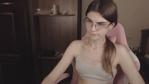 Snapshot of peralez_f chatting on 9, 12, 2024 Farida online show from 9, 12, 2024